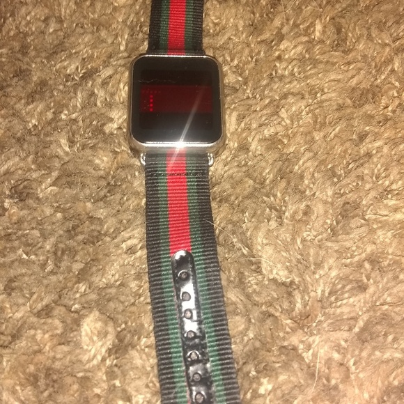 gucci smart watches